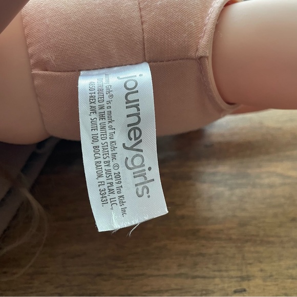 Mikaella - 2019 Journey Girls Doll, blue eyes strawberry blonde hair - Picture 15 of 16